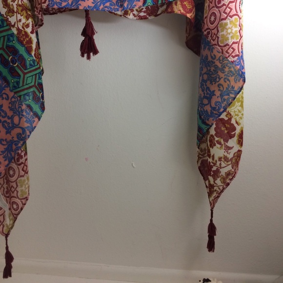 *Scarf - Picture 4 of 5